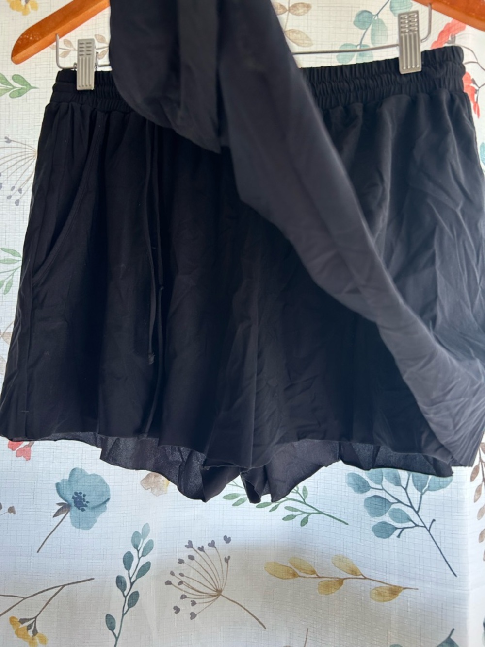 Lululemon lightweight skirt - Picture 2 of 5